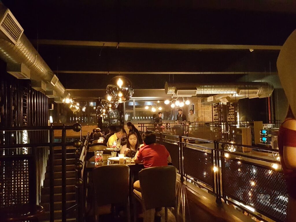 33 Blue Room